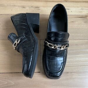 Urban Outfitters Black Crocodile Loafers with Gold Chain